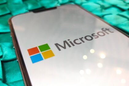 Microsoft enfrenta críticas por entregar al FBI claves de encriptación de usuarios
