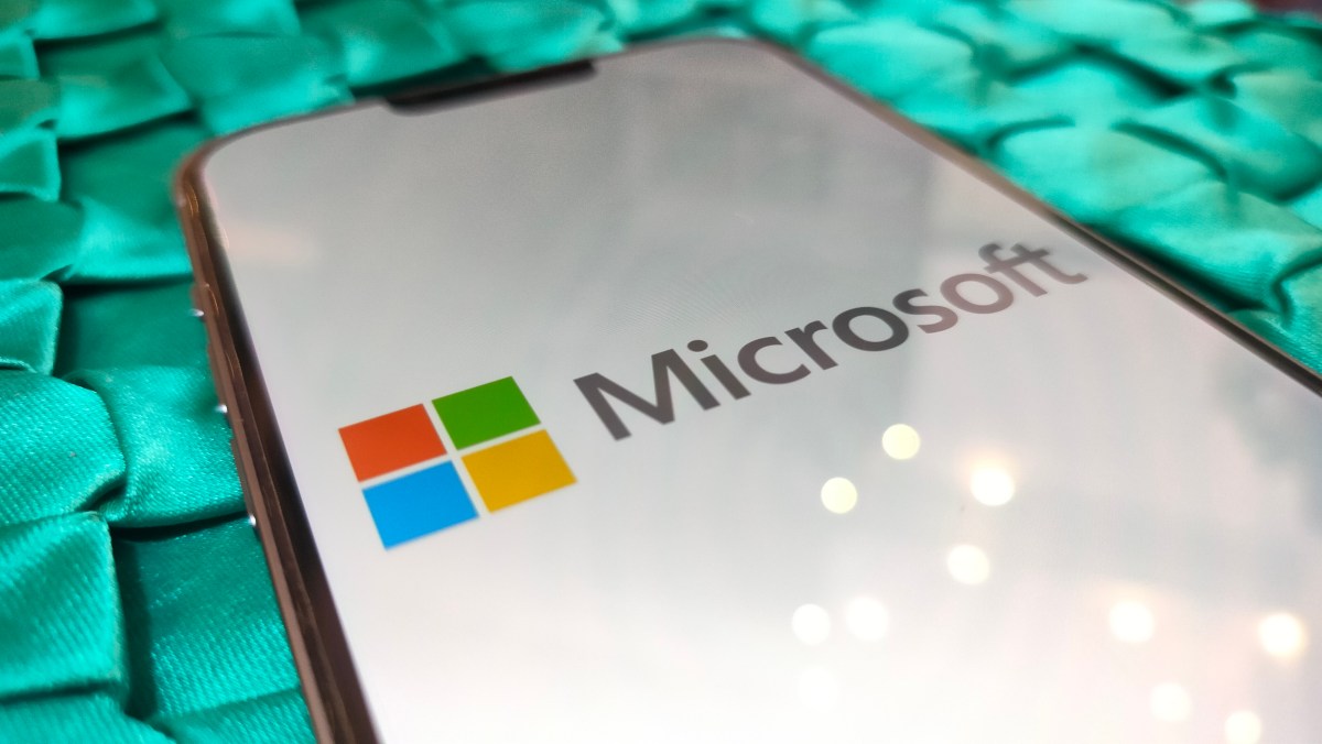 Microsoft enfrenta críticas por entregar al FBI claves de encriptación de usuarios