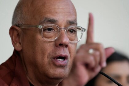 Jorge Rodríguez insta al chavismo a pedir perdón a los presos políticos tras aprobar en una primera votación la ley de amnistía