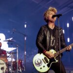 Green Day calienta el ambiente horas antes de la Super Bowl con un mensaje al ICE: "Deja tu trabajo de mierda"