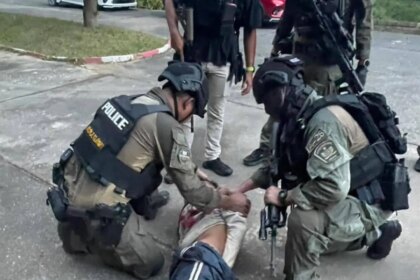 Un detenido y al menos tres heridos tras un tiroteo en una escuela del sur de Tailandia
