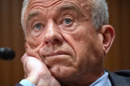 Robert F. Kennedy Jr. admite haber consumido cocaína "sobre los asientos de los inodoros"