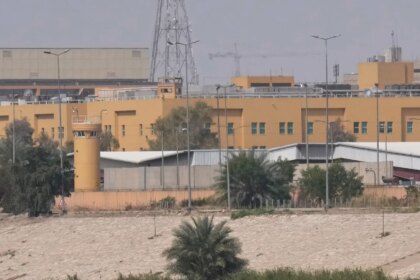 La embajada de EEUU en Bagdad recibe un nuevo ataque aéreo iraní