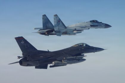 AGM-88 HARM: El misil que persigue señales de radar y que Estados Unidos está usando en Irán