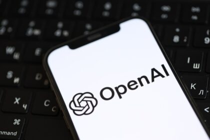 Estudio reveló por qué pedirle consejos personales a la IA es una pésima idea