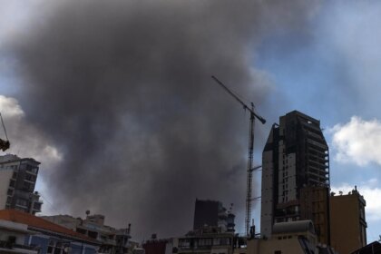 Guerra en Irán, en directo | Trump amenaza con una ofensiva mayor si Irán incumple el "acuerdo real" y mantiene sus tropas en la región a la espera de "su próxima conquista"