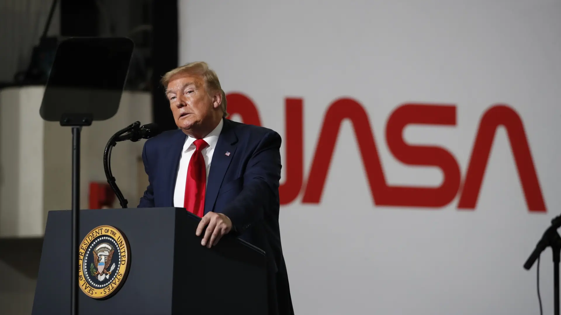 Trump elogia a la tripulación de la misión Artemis II por su "espectacular" travesía: "¡El siguiente paso, Marte!"