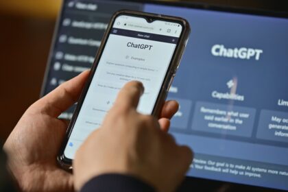 Cuidado con pedirle consejos médicos a ChatGPT o Gemini: un estudio revela que sus respuestas son problemáticas