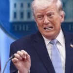 Guerra en Irán, en directo | Trump suspende el operativo militar para escoltar buques en Ormuz e Irán crea un organismo para gestionar el tránsito en el estrecho