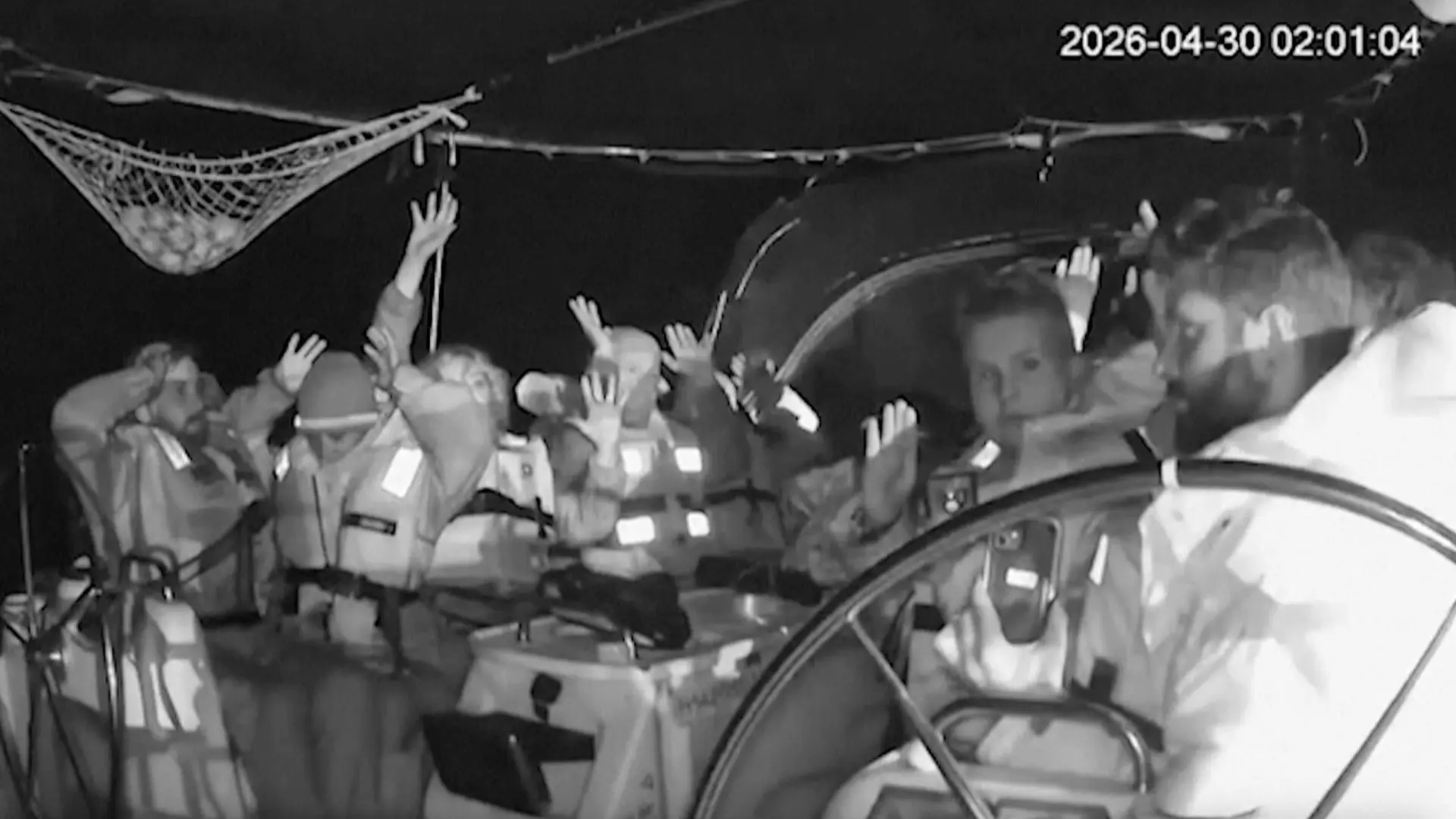 Israel se lleva a un activista español y a un brasileño de la Flotilla a su territorio para interrogarles y libera al resto en Creta