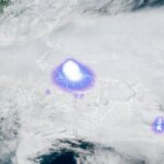 Imagen de una bola de fuego en el cielo diurno, cerca de la frontera entre Massachusetts y New Hampshire