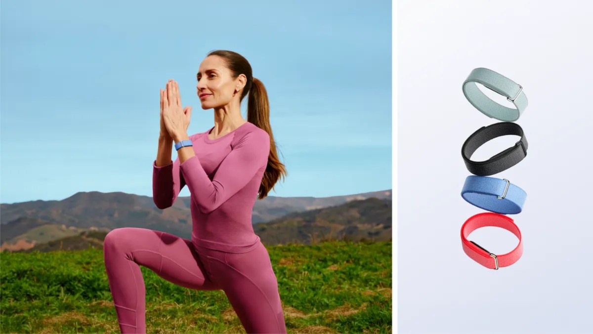 Imagen de una pulsera Fitbit Air en una muñeca, con un diseño minimalista y elegante