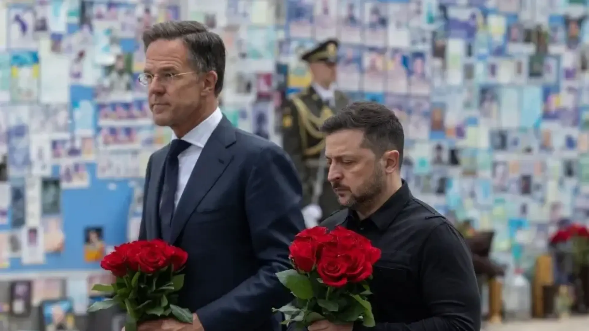 El secretario general de la OTAN, Mark Rutte, llegando a Kiev para reunirse con el presidente ucraniano, Volodimir Zelenski