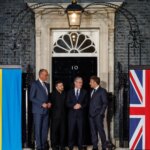 El presidente ucraniano Volodimir Zelenski en una reunión con líderes europeos