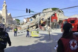 Imagen de corales expuestos en la costa de Pangyan tras el terremoto en Filipinas