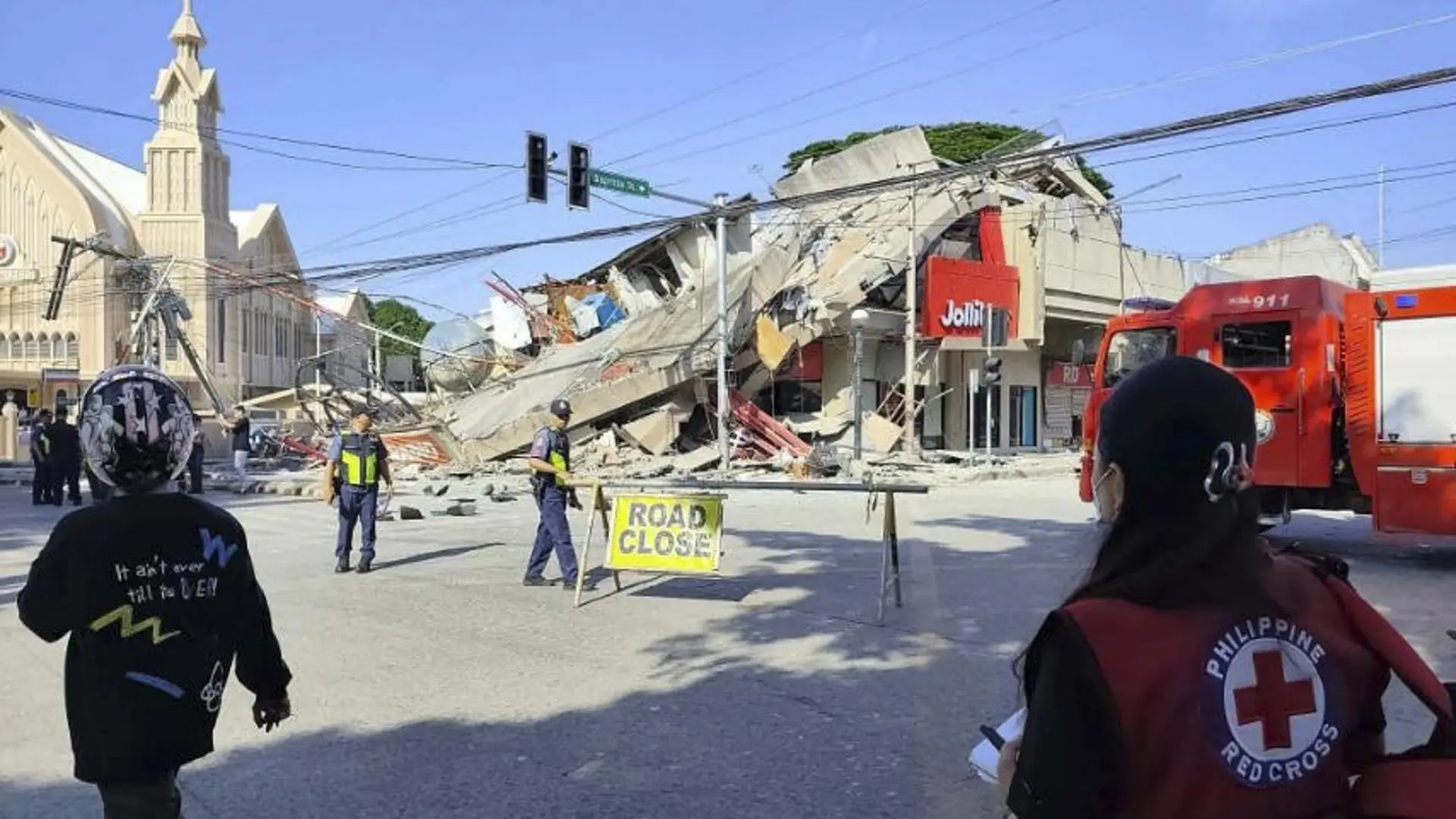 Imagen de corales expuestos en la costa de Pangyan tras el terremoto en Filipinas