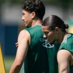 Imagen de 'Hadj Messi' y 'Mazadona' en acción con la selección de Argelia