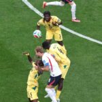 Jugadores de Inglaterra en acción durante un partido de fútbol