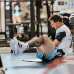 Lionel Messi caminando hacia el entrenamiento con la selección argentina en Kansas