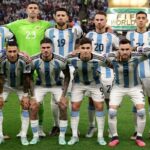 Lionel Messi y otros jugadores argentinos en una imagen de 'La Scaloneta'