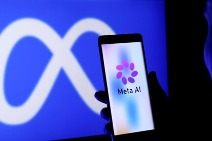 Imagen de centro de datos de Meta con servidores y GPU para entrenar modelos de IA generativa