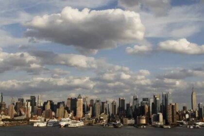 Evacuan un rascacielos en obras en Manhattan por temor al colapso de su estructura