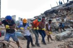 El caos sigue en Venezuela tras un mes de los terremotos con denuncias de desaparecidos en hospitales, morgues y bajo los escombros