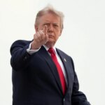 Trump ordena detener los bombardeos contra Irán para negociar un acuerdo: "Estamos en conversaciones muy profundas"