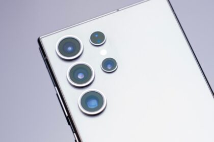 Por qué los megapíxeles de tu celular son la trampa de marketing más grande de la industria tech